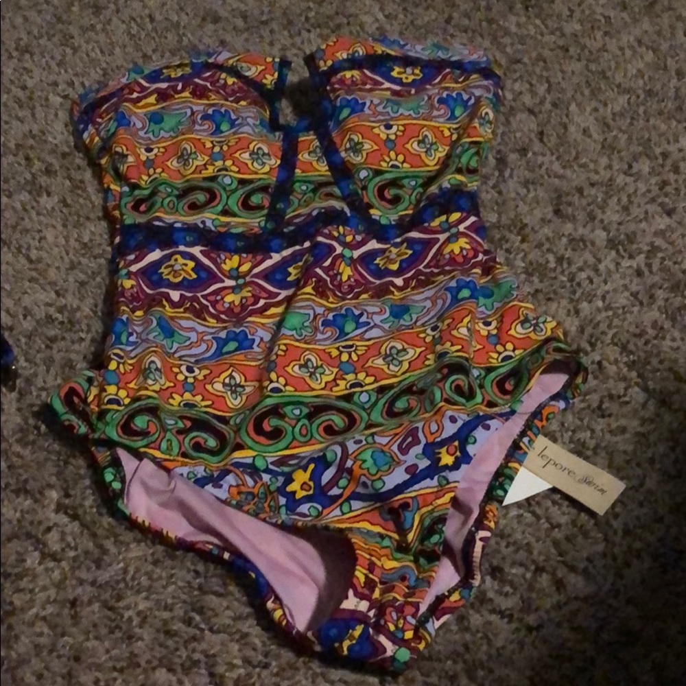 Swimsuit nanette Lenore